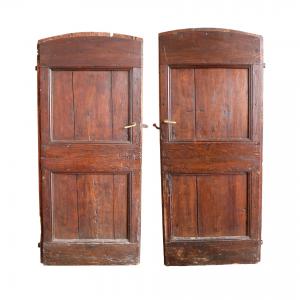 Antica coppia di porte in legno. Epoca 1600.